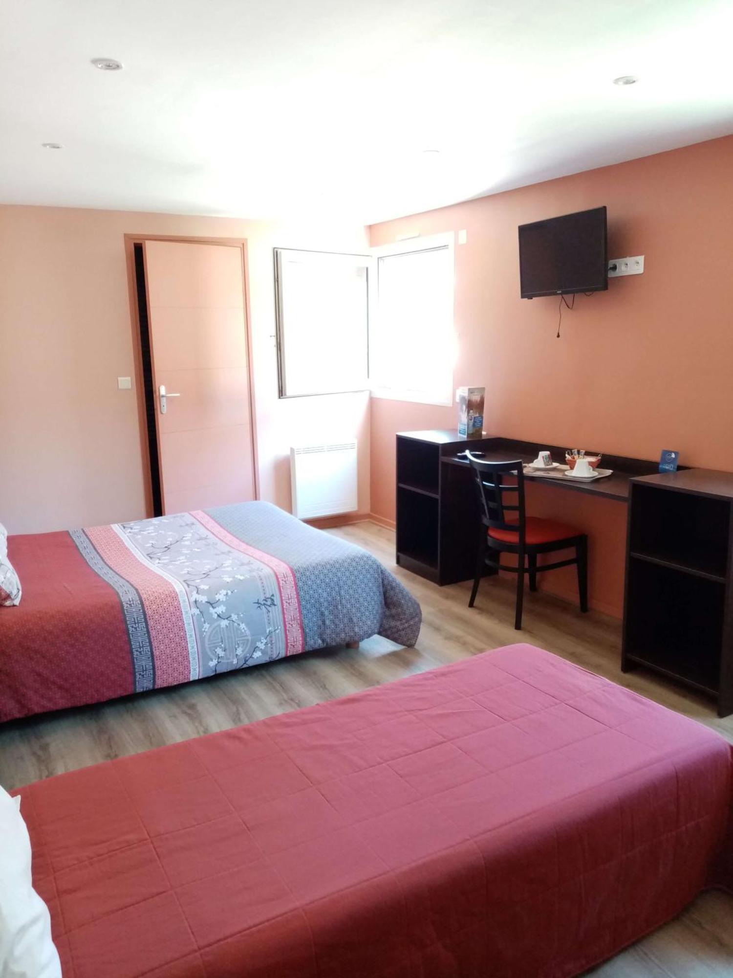 Brit Hotel St-Quentin/Nord Fayet  외부 사진