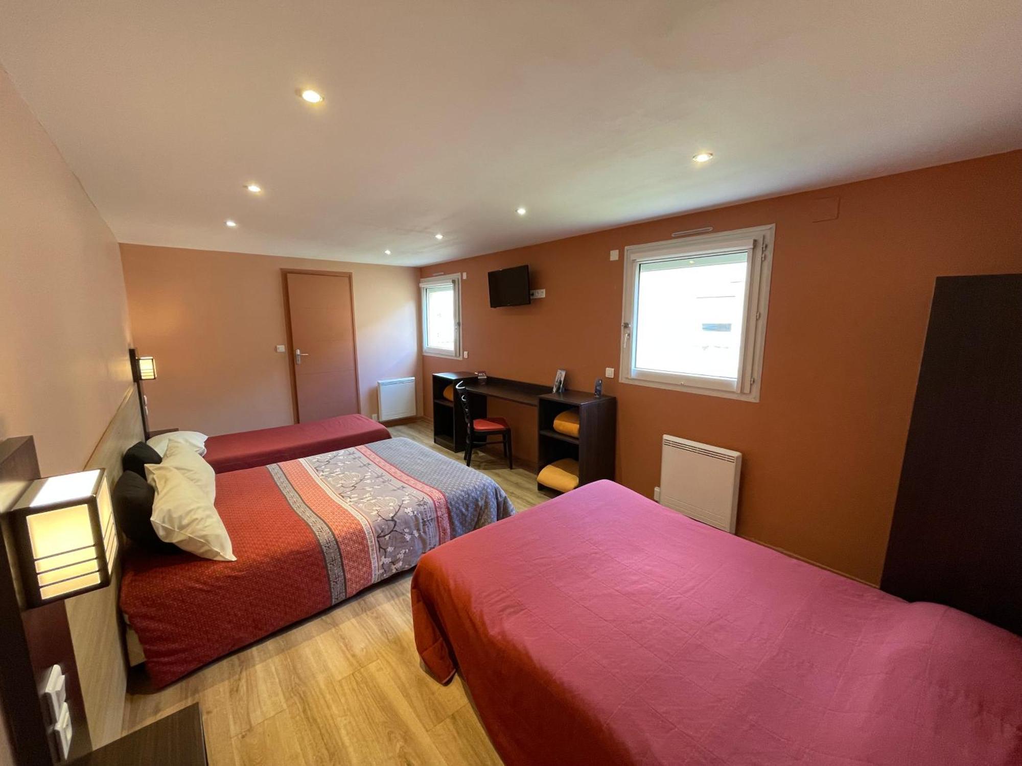 Brit Hotel St-Quentin/Nord Fayet  외부 사진