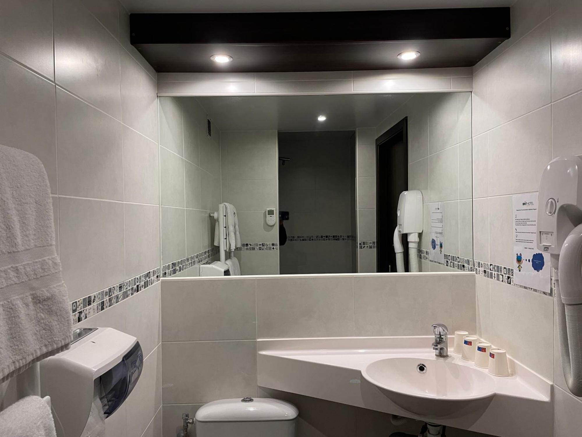 Brit Hotel St-Quentin/Nord Fayet  외부 사진