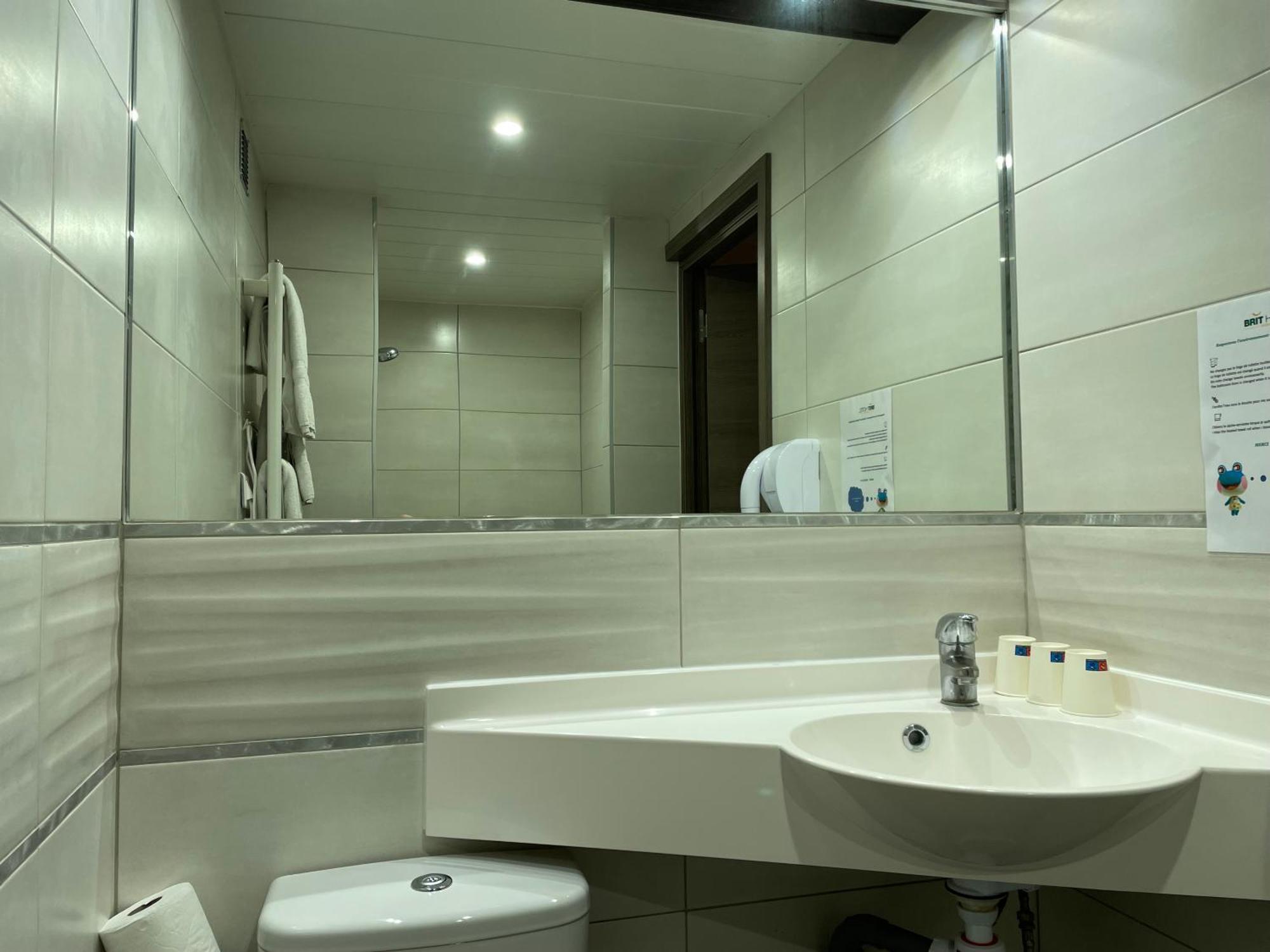 Brit Hotel St-Quentin/Nord Fayet  외부 사진