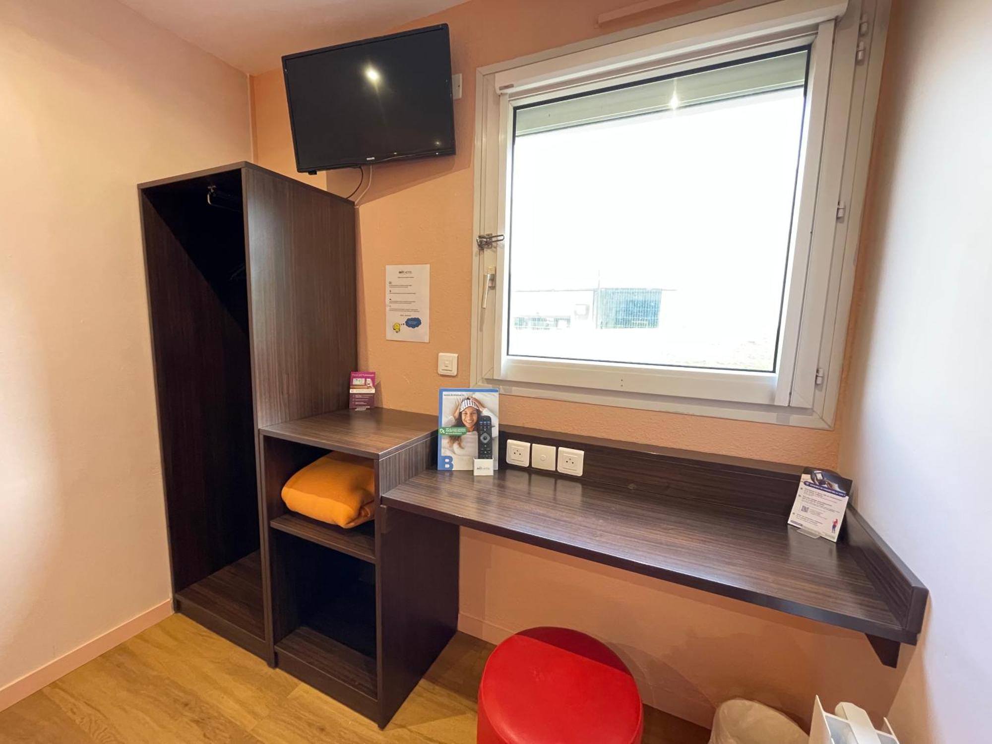 Brit Hotel St-Quentin/Nord Fayet  외부 사진