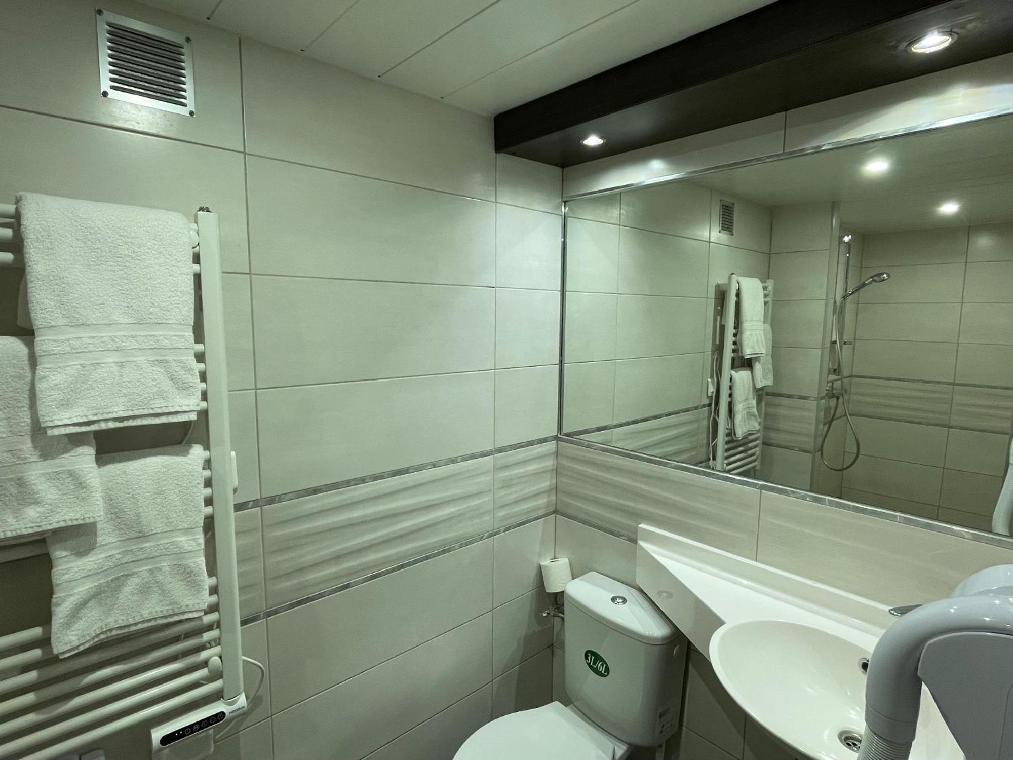 Brit Hotel St-Quentin/Nord Fayet  외부 사진