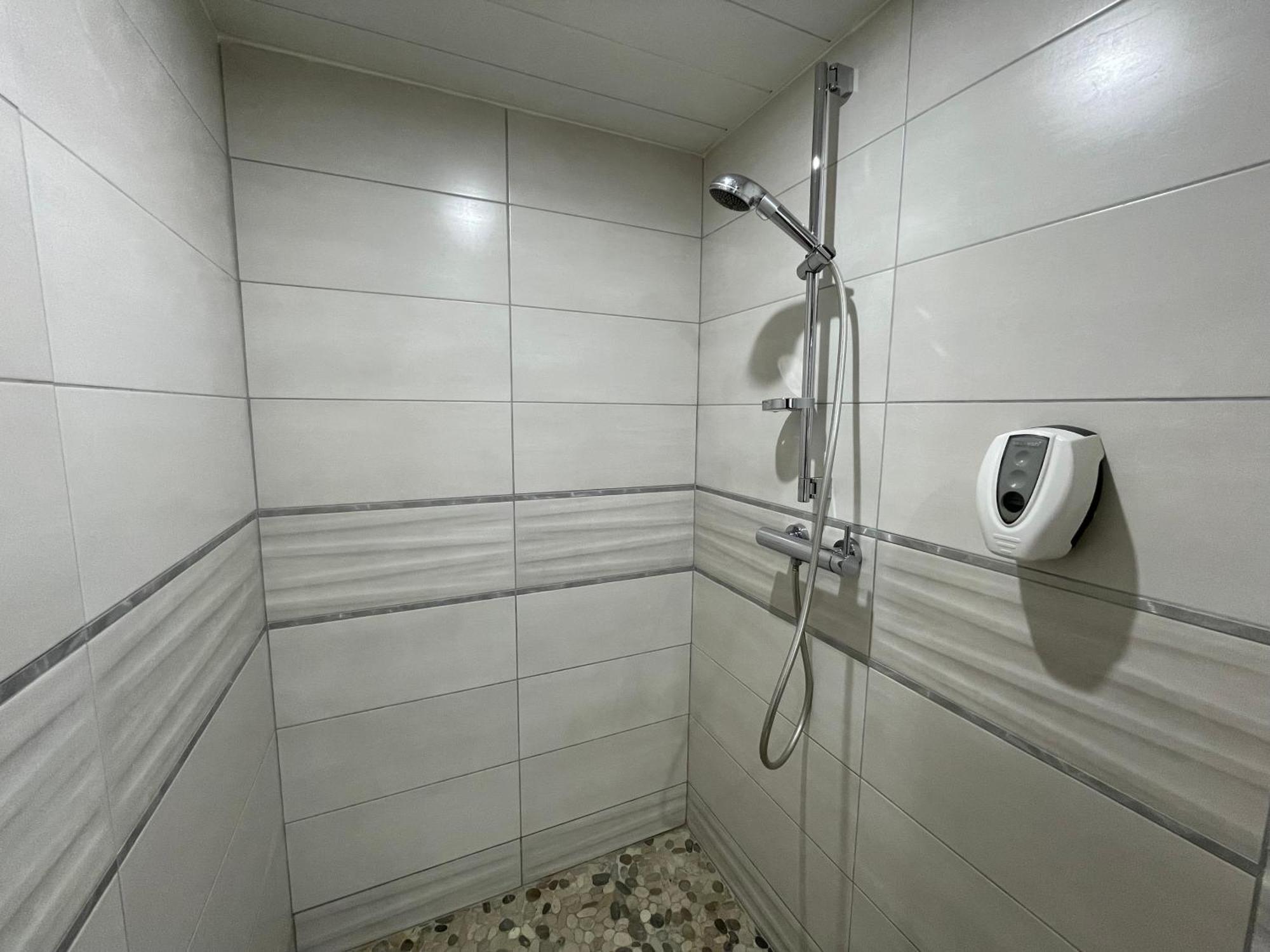 Brit Hotel St-Quentin/Nord Fayet  외부 사진