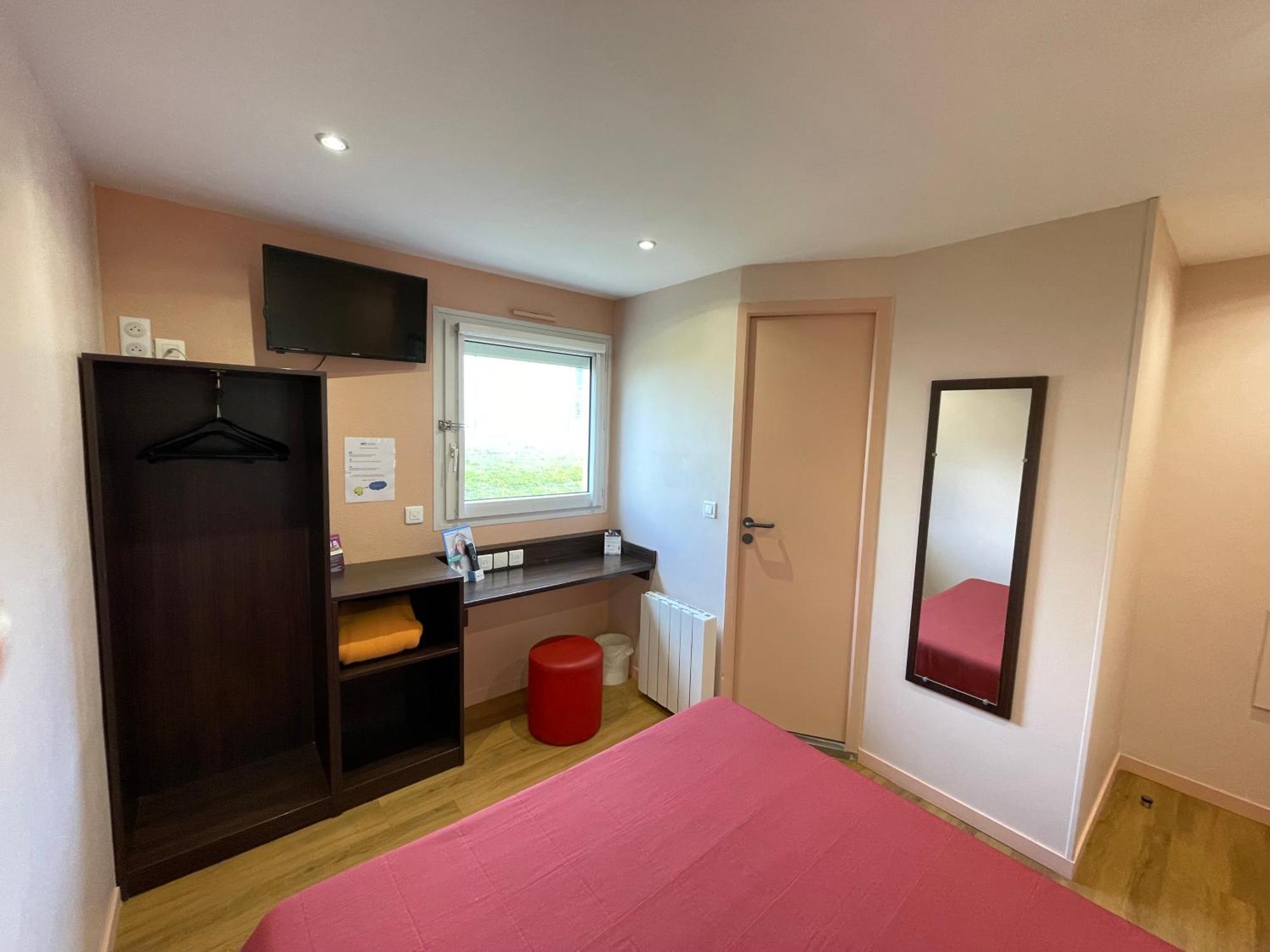 Brit Hotel St-Quentin/Nord Fayet  외부 사진