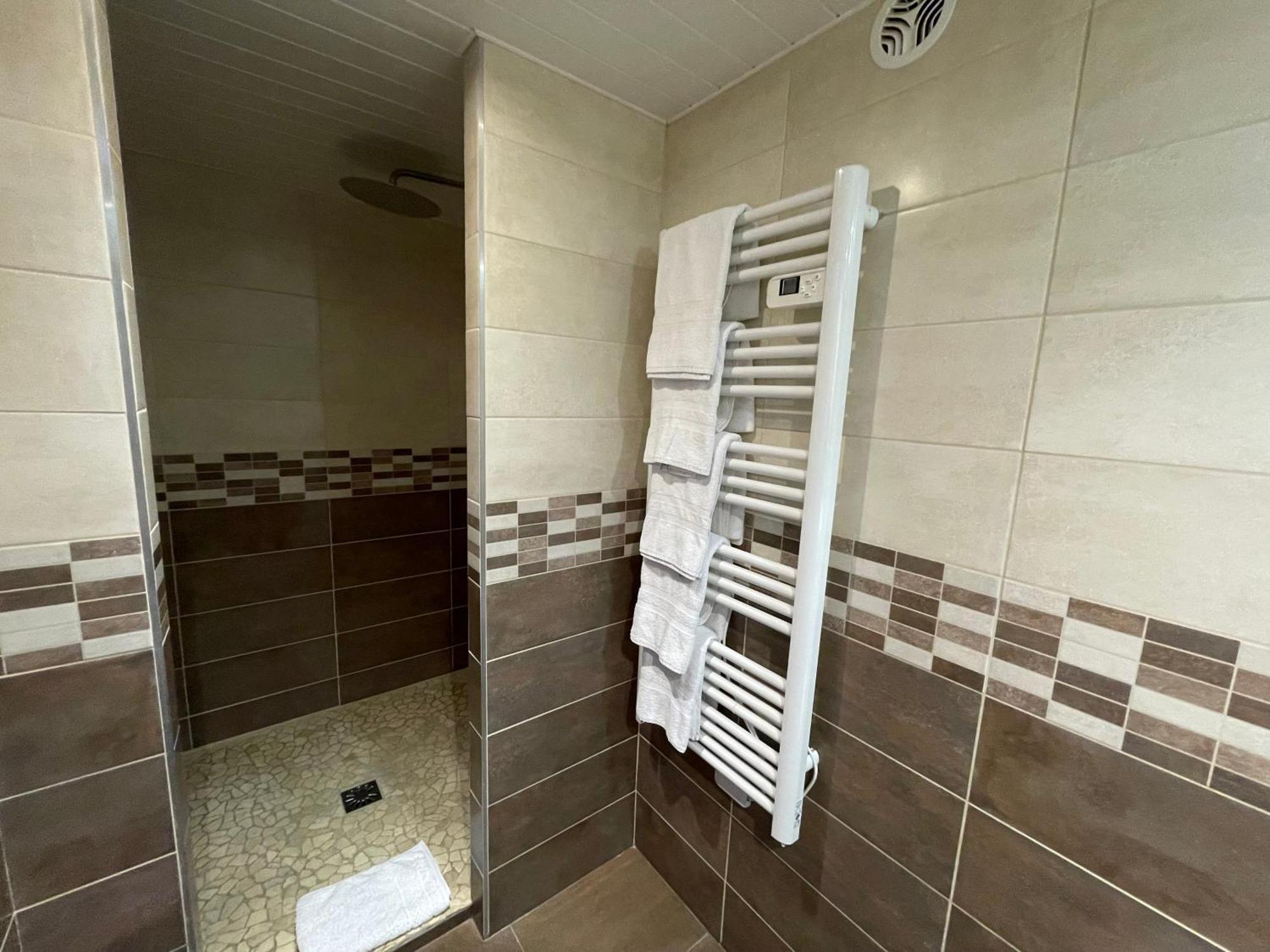 Brit Hotel St-Quentin/Nord Fayet  외부 사진