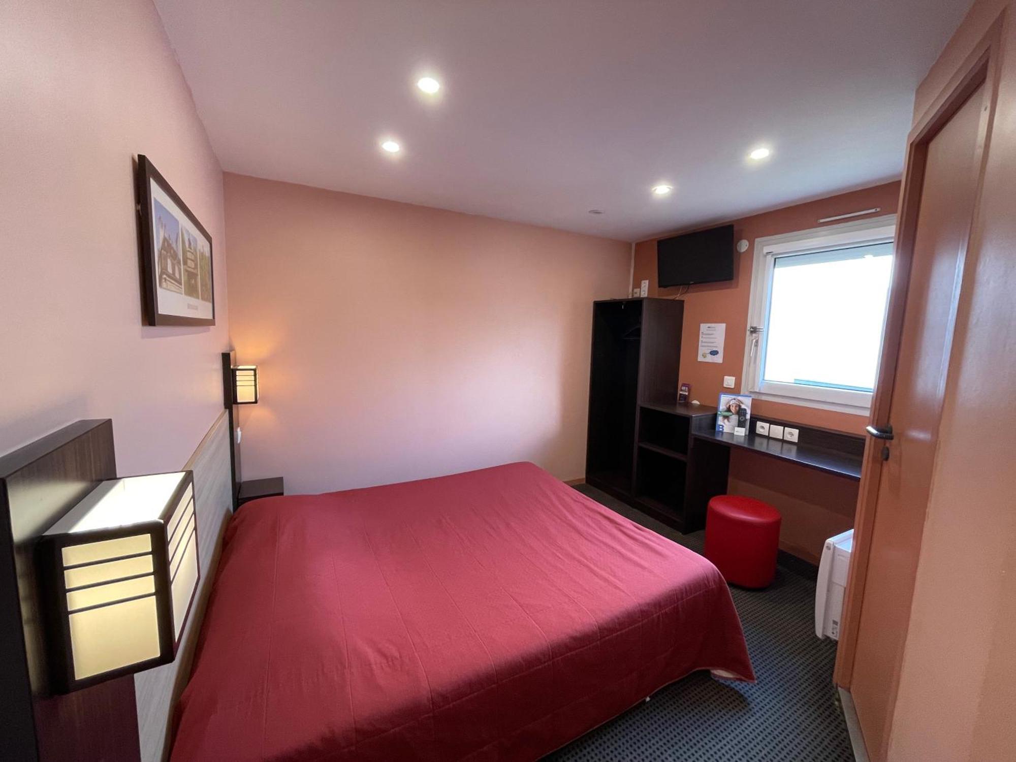 Brit Hotel St-Quentin/Nord Fayet  외부 사진